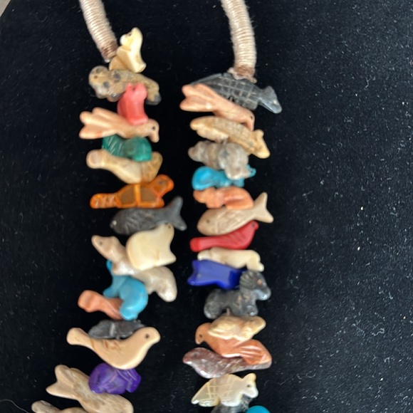 Native American Zuni Fetish Necklace - Picture 7 of 16